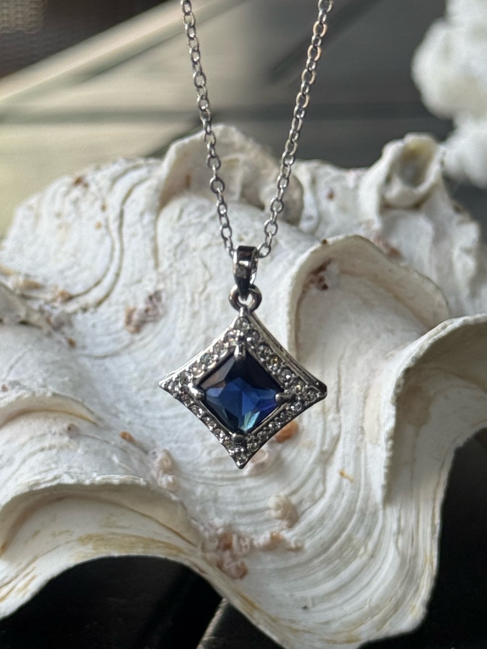 Vintage clear and Blue Crystal Gemstone Silver tone Pendant Necklace